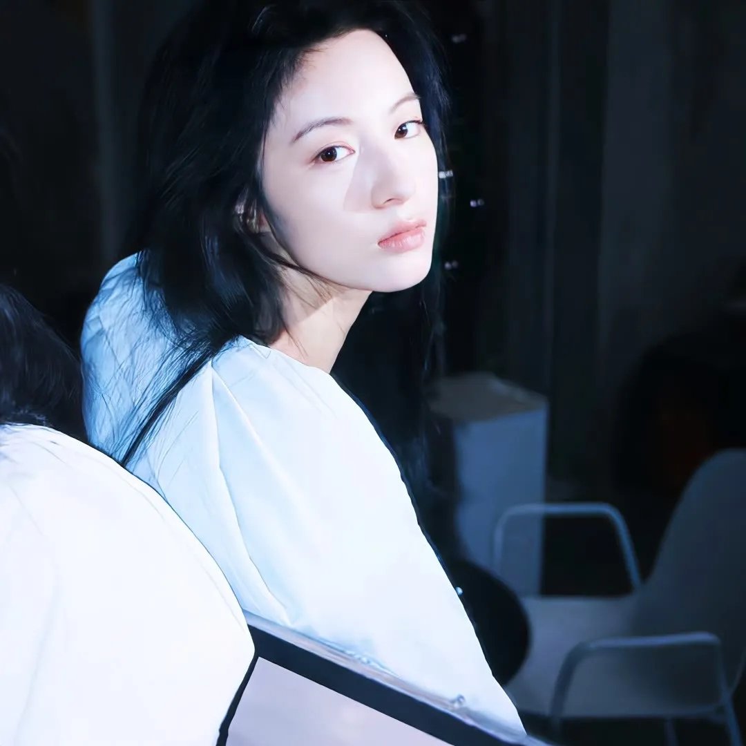出墙花